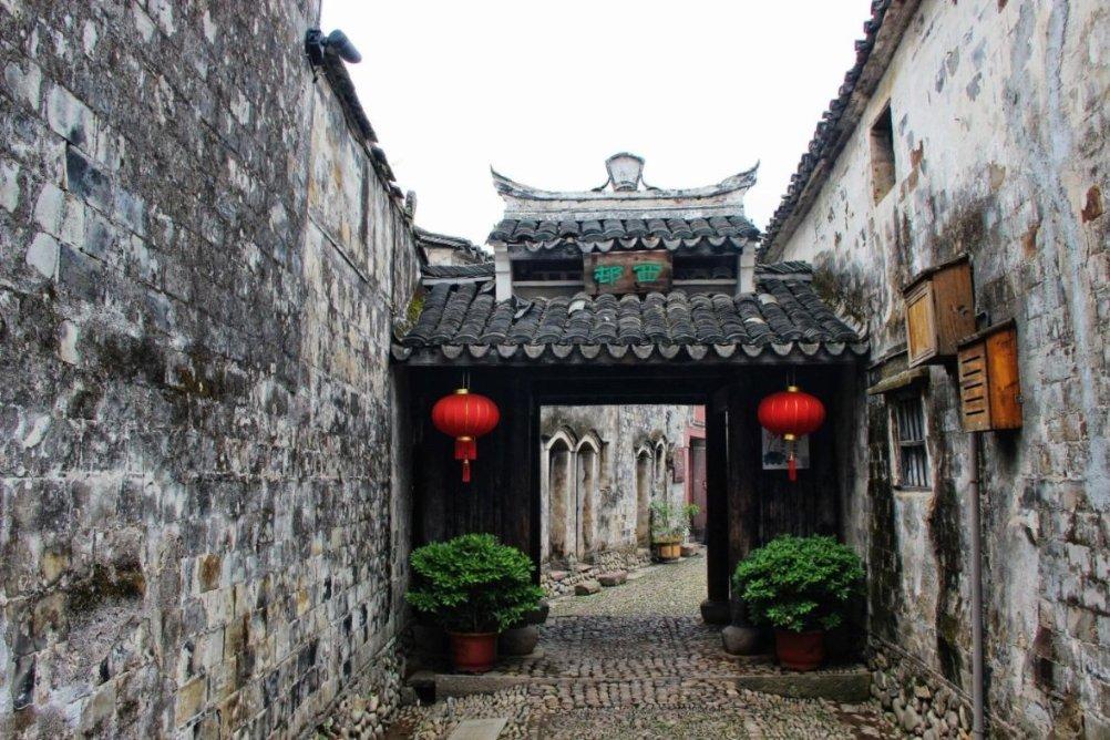 妻子去世，岳母让我娶离婚的小姨子，儿子也同意，该不该娶？游戏画面